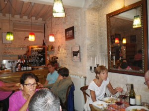 Le 16, a fashionable small bistro in the old part of Arles, has a picture of a bull on its wall.